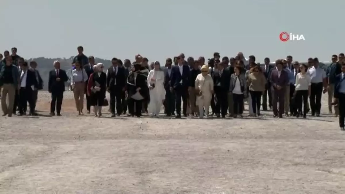 Emine Erdoğan ve Bakan Kurum, Salda Gölü�nde incelemelerde bulundu