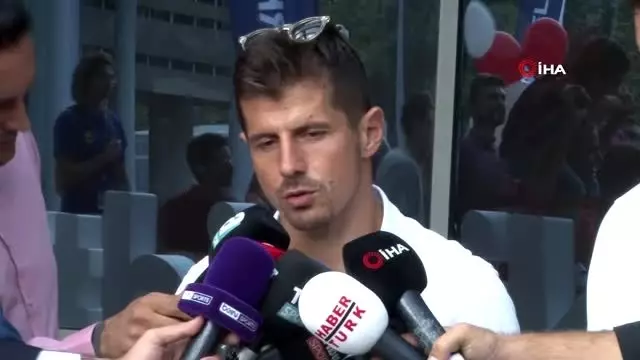 Emre Belözoğlu: 'A Milli Takım bizim için her şeyin üstündedir' Emre Belözoğlu: 'A Milli Takım bizim için her şeyin üstündedir'