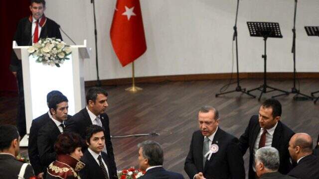 Erdoğan, 3 yıl önce protesto ettiği Feyzioğlu'nu bu kez alkışladı