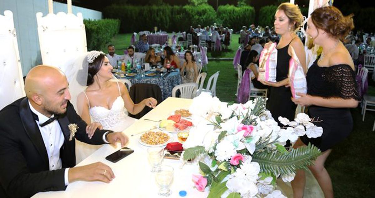 Geline altın yerine mama taktılar