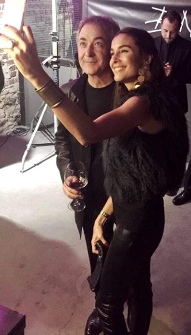 Mehmet Aslantuğ ve Arzum Onan çiftinden aşk pozu! Beğeni yağdı