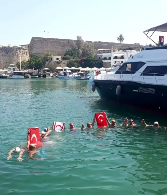 Mersin'den Kıbrıs'a kadar yüzerek geldiler