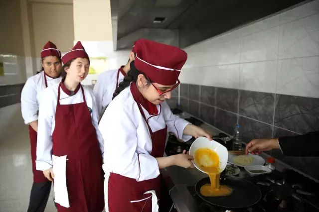 Özel öğrencilerin yemek yapma eğitimi Özel öğrencilerin yemek yapma eğitimi