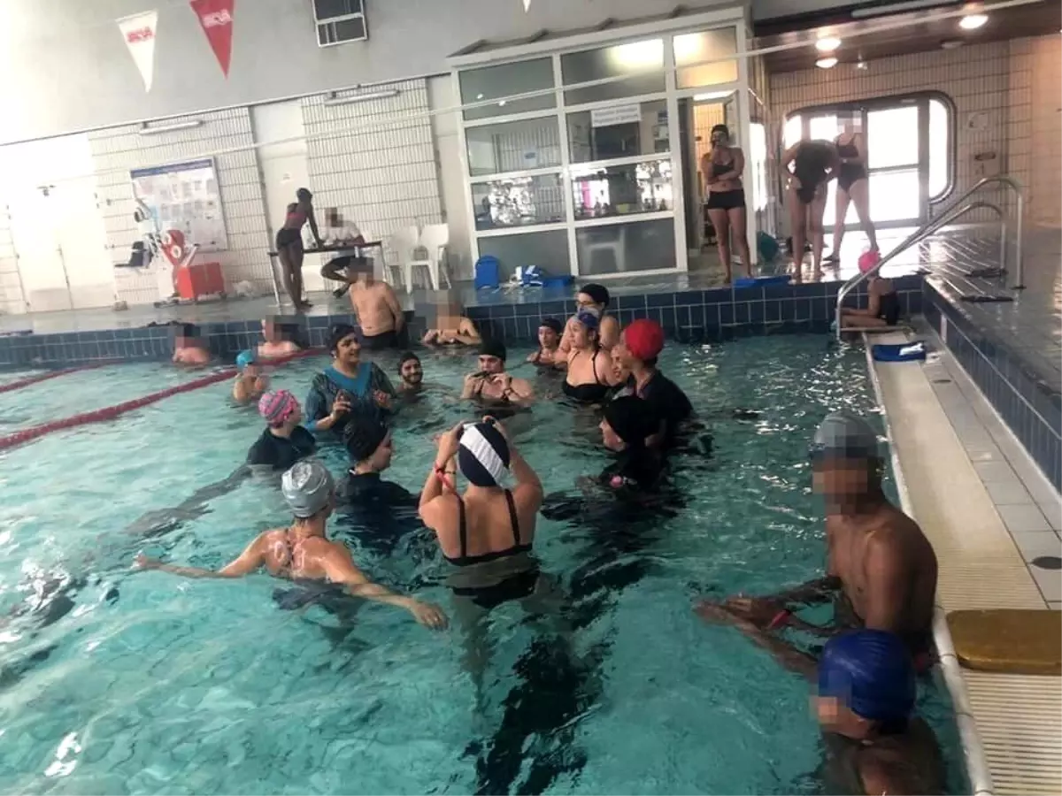 Paris'te 'haşema' eylemi havuz kapattırdı