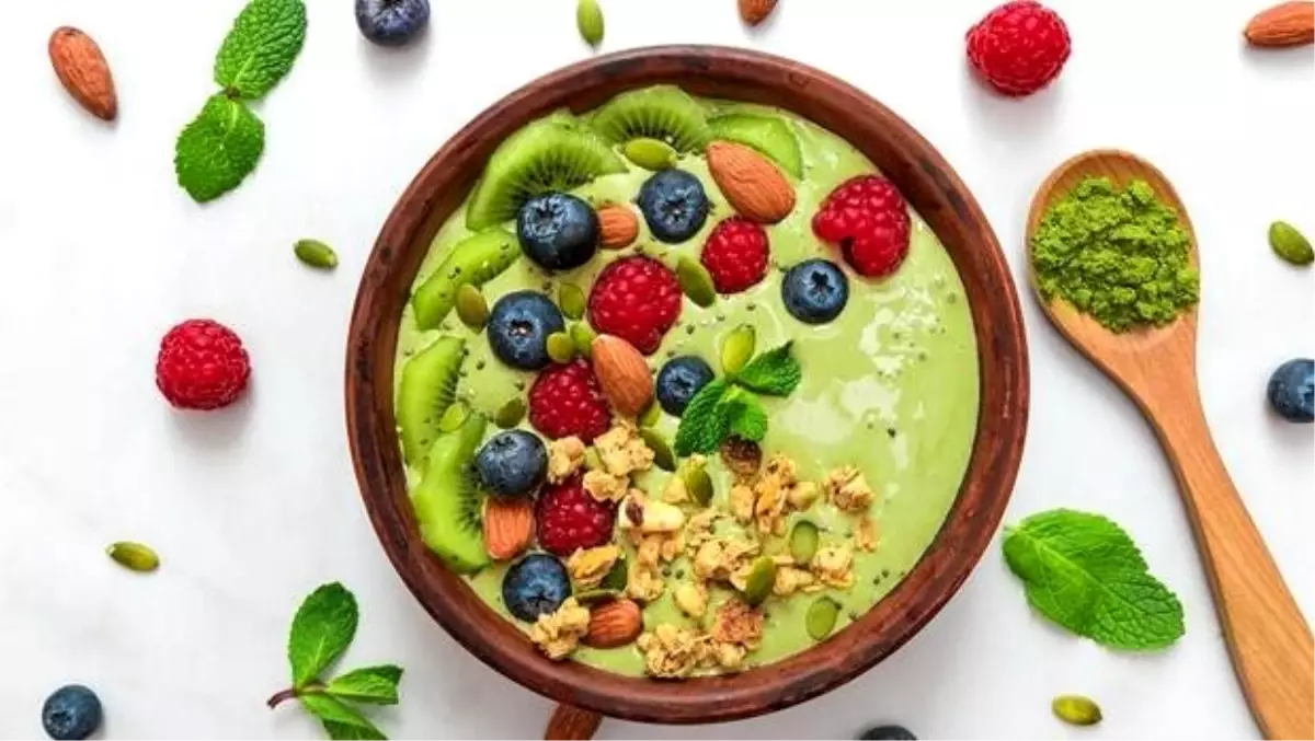 Rengine Yeter: Matcha Bowl Tarifi