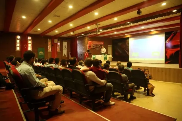 Silopi'de 'Gençlik ve Namaz' konferansı