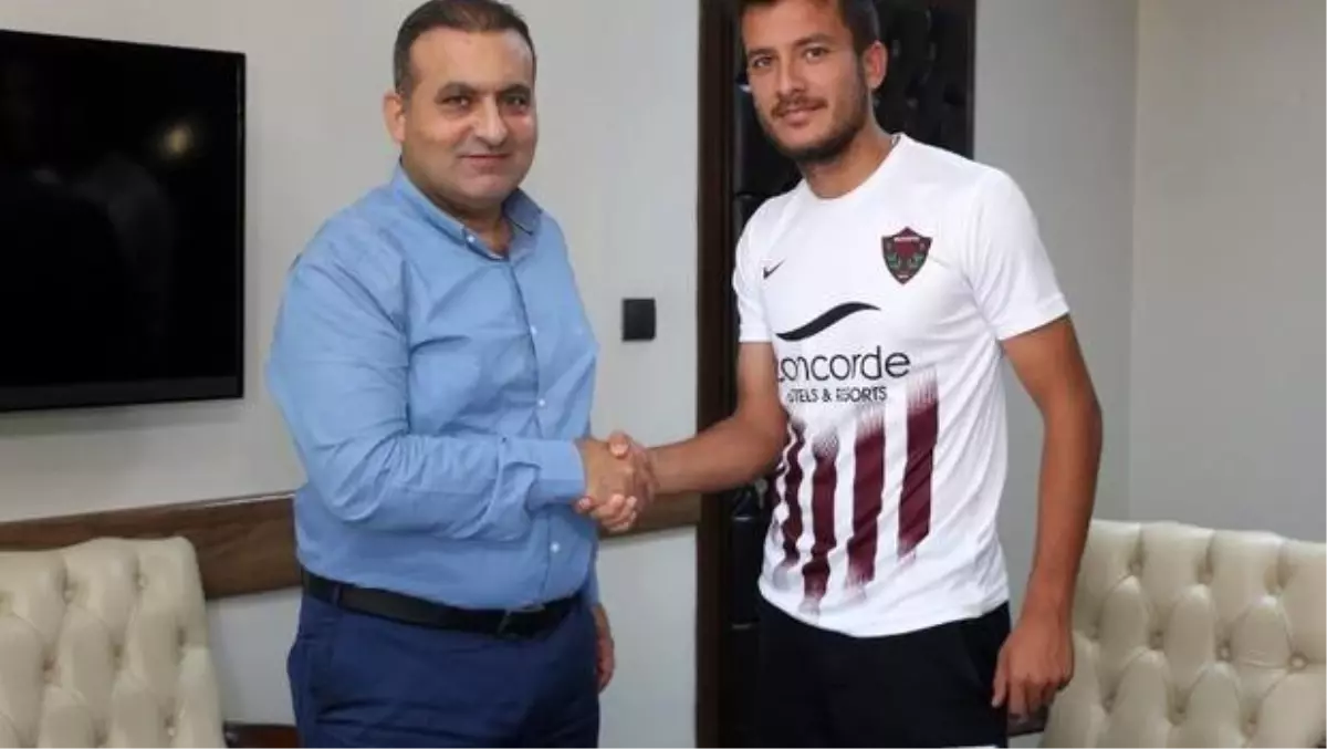 Hatayspor, Başakşehir'den Alican Özfesli'yi kiraladı