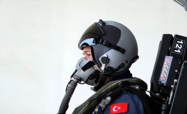 Akar'dan Ege Denizi üzerinde uçuş