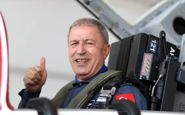 Akar'dan Ege Denizi üzerinde uçuş