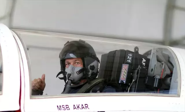Akar'dan Ege Denizi üzerinde uçuş
