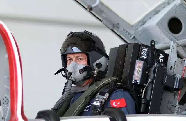 Akar'dan Ege Denizi üzerinde uçuş