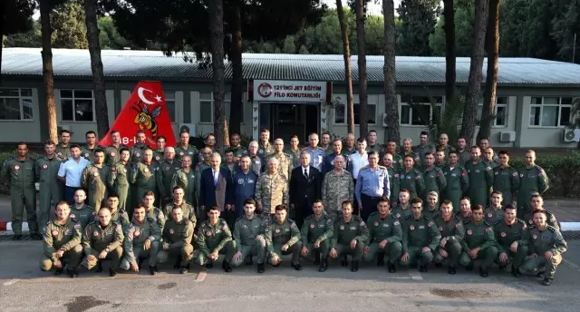 Akar'dan Ege Denizi üzerinde uçuş