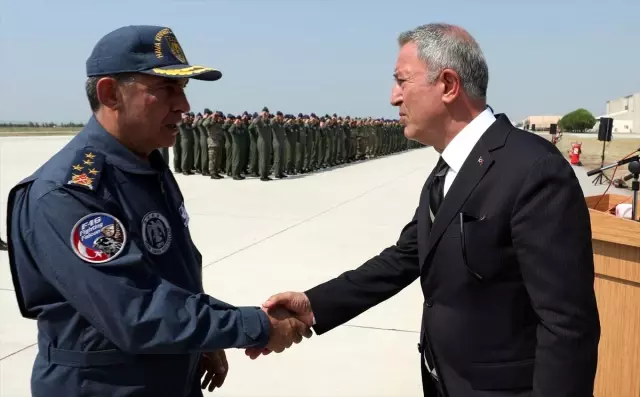 Akar'dan Ege Denizi üzerinde uçuş