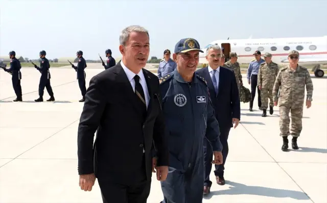 Akar'dan Ege Denizi üzerinde uçuş