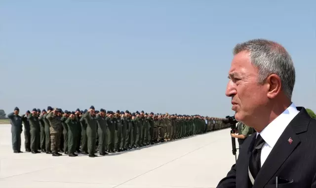 Akar'dan Ege Denizi üzerinde uçuş