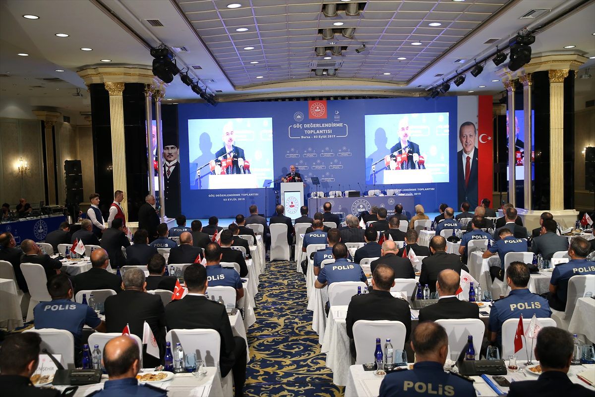 'Diyarbakır'da halay çekenlerin, evlatlarımız şehit edilirken gıkı çıkmadı'