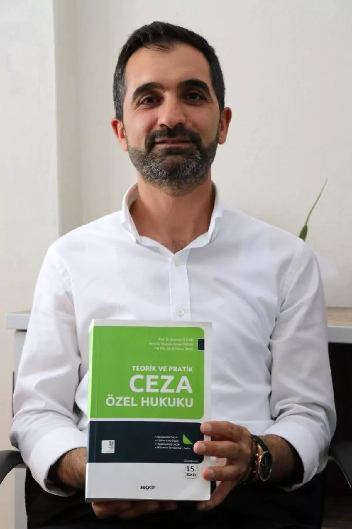 Hayallerinin peşinden koştu, öğretmenliği bırakıp avukat oldu