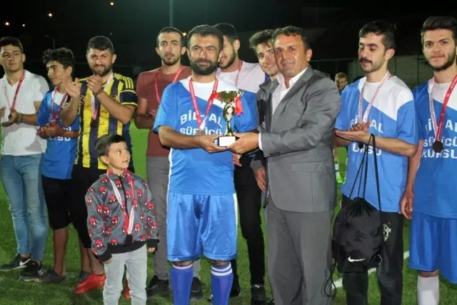 İlçede Süper Lig'i aratmayan futbol turnuvası