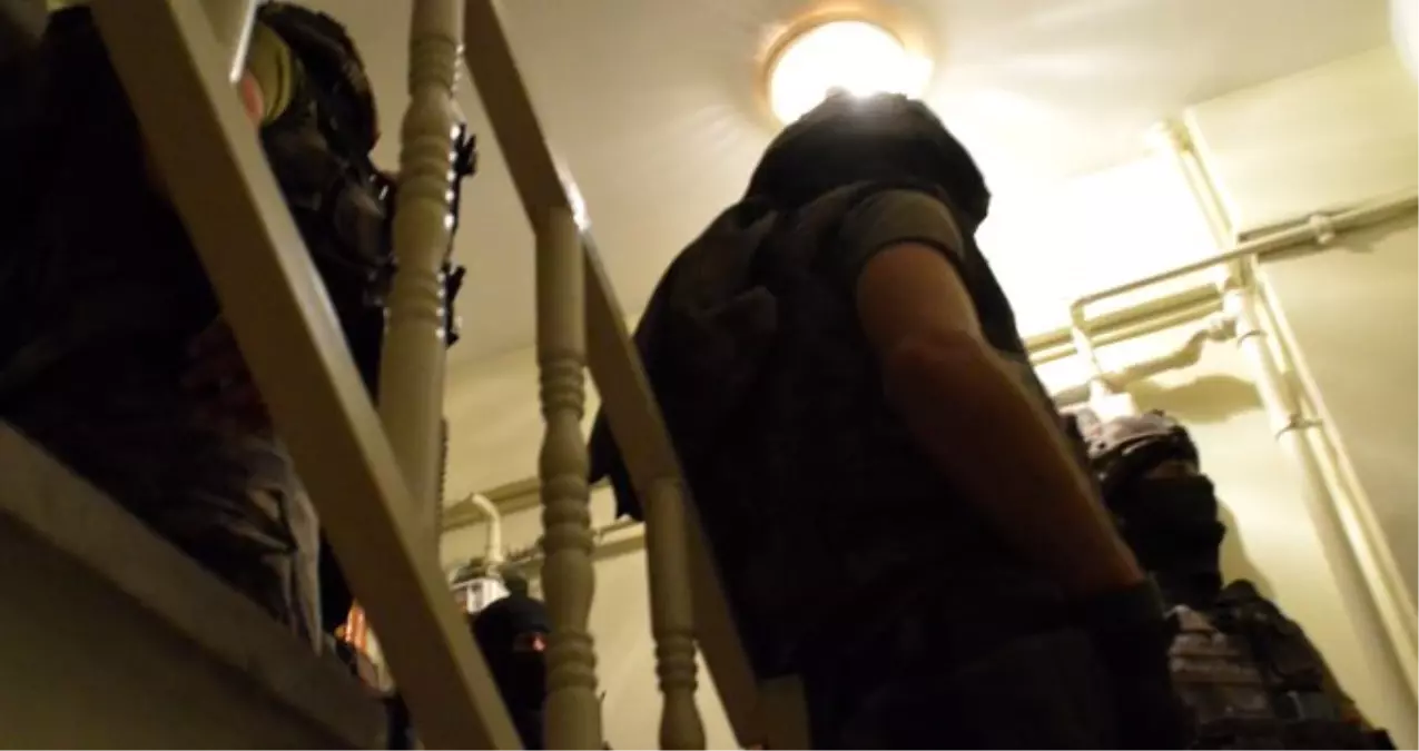 İstanbul güne narkotik operasyonu ile başladı! 40'a yakın kişi gözaltına alındı