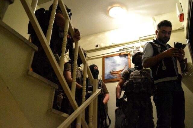 İstanbul'da helikopter destekli şafak operasyonu!