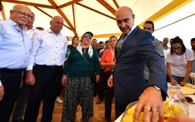 Kemalpaşalı üreticiye 126 küçükbaş hayvan hibesi