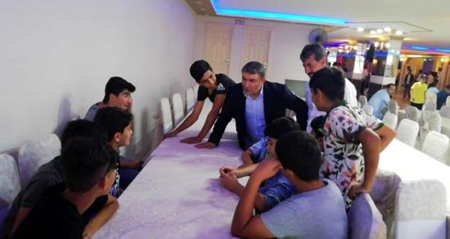 Makam aracını satan AK Partili Başkan, 12 bin öğrenciye yardımda bulunacak