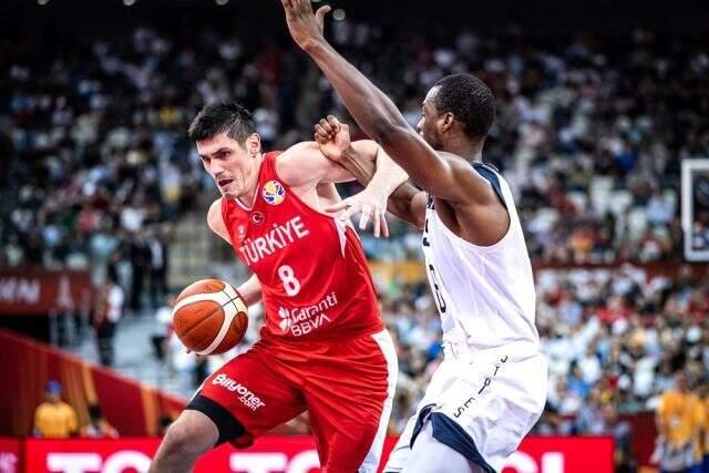 Son Dakika: 12 Dev Adam, ABD'ye 93-92 mağlup oldu!