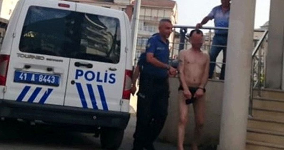 Sosyal deney için soyunan adam, linç edilmekten son anda kurtuldu