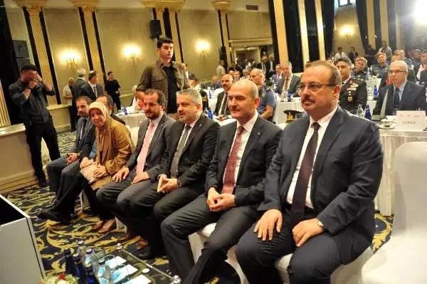 İçişleri Bakanı Süleyman Soylu'dan İmamoğlu'na: Başka işlerle meşgul olursan pejmürde ederiz İçişleri Bakanı Süleyman Soylu'dan İmamoğlu'na: Başka işlerle meşgul olursan pejmürde ederiz
