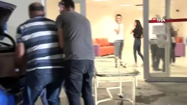 Dövülerek öldürülen minik Eymen'in cenaze namazını kıldıran imam, tabutu öptü Dövülerek öldürülen minik Eymen'in cenaze namazını kıldıran imam, tabutu öptü