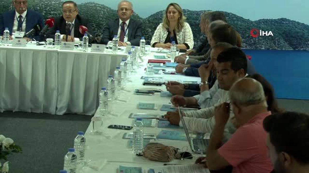 Akdeniz ve Ege'ye kıyısı olan 11 belediye deniz kıyıların korunması yönelik anlaşma sağladı