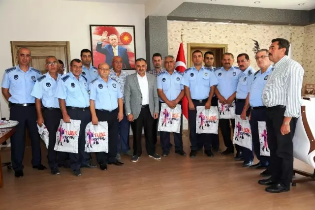 Başkan Cabbar, Zabıta Haftası'nı personeliyle kutladı Başkan Cabbar, Zabıta Haftası'nı personeliyle kutladı
