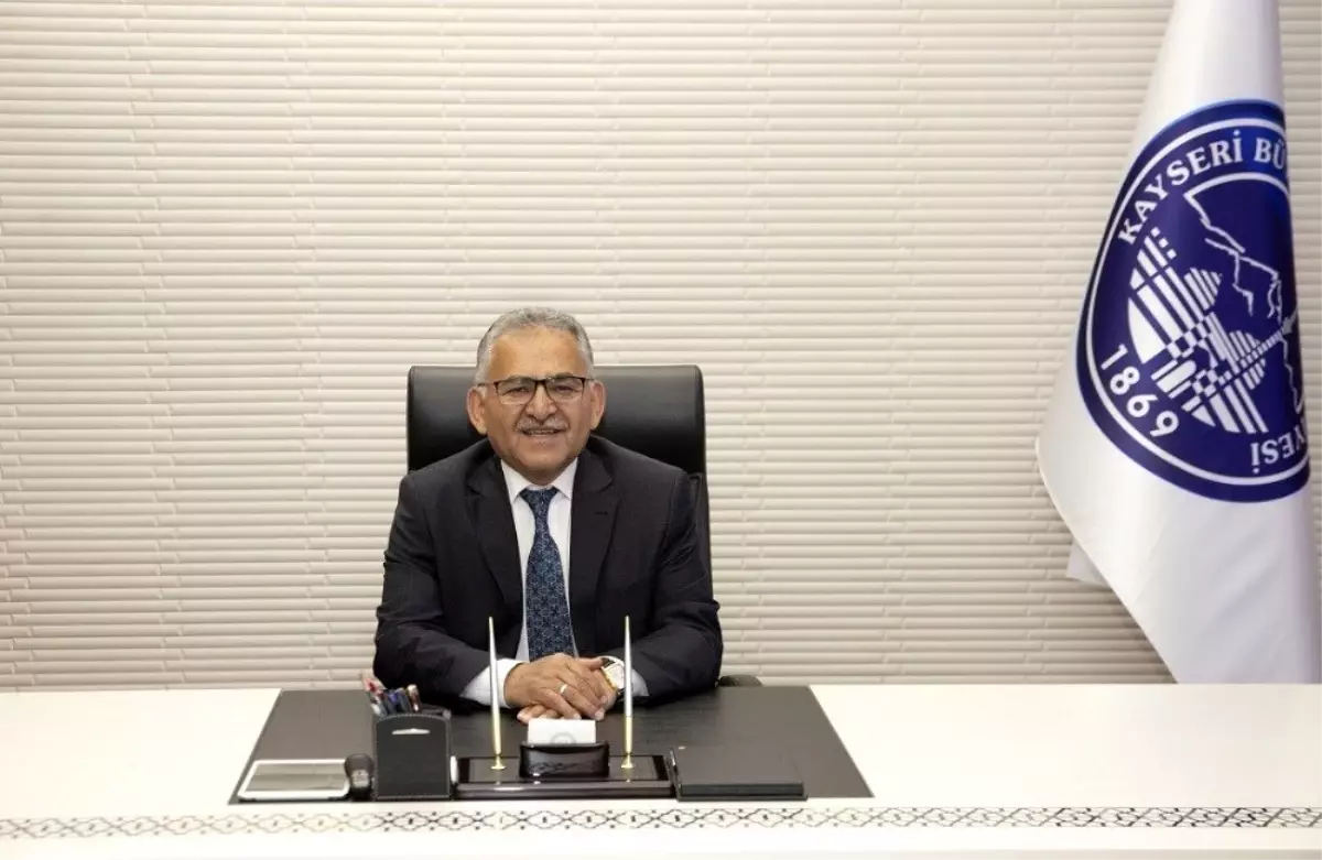 Başkan'dan öğrencilere yurt müjdesi