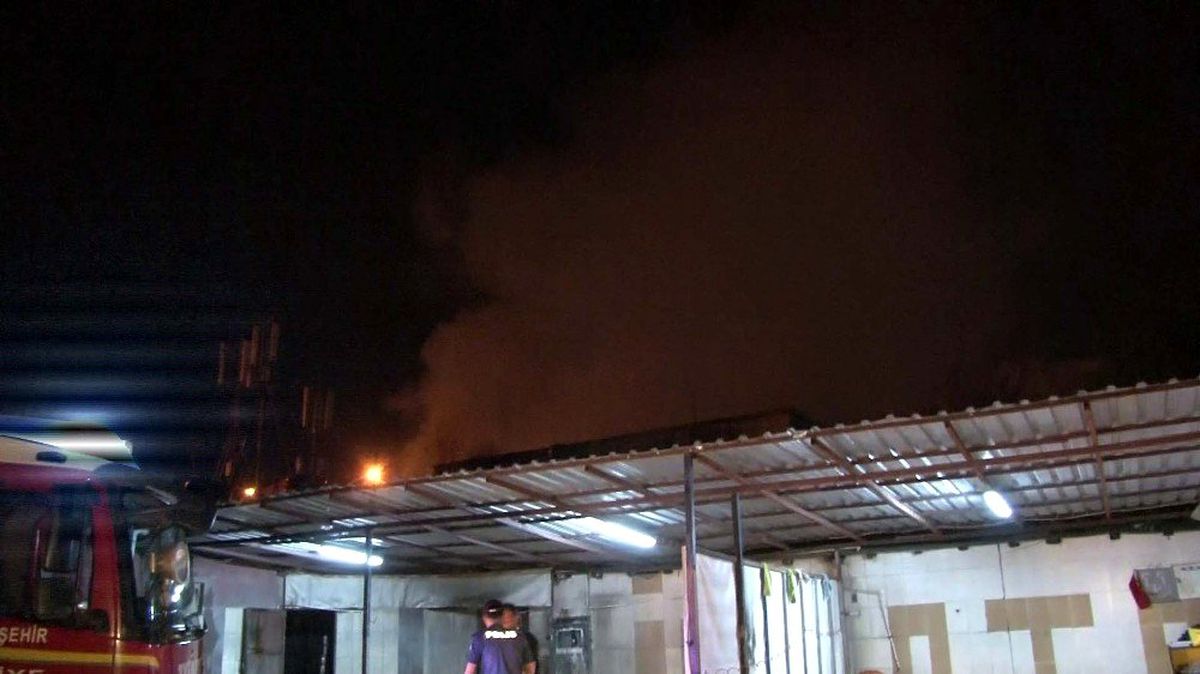 Başkent'te iş yeri yangını