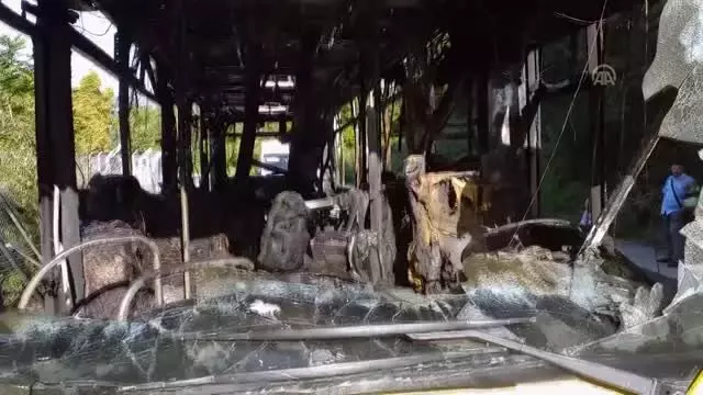 Beykoz'da İETT otobüsü yandı Beykoz'da İETT otobüsü yandı