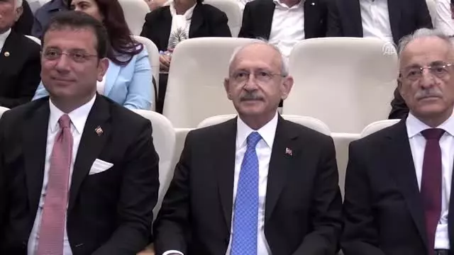 CHP Genel Başkanı Kılıçdaroğlu, Sunay Akın'ın gösterisini izledi CHP Genel Başkanı Kılıçdaroğlu, Sunay Akın'ın gösterisini izledi