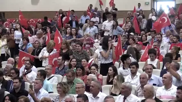 CHP Genel Başkanı Kılıçdaroğlu, Sunay Akın'ın gösterisini izledi CHP Genel Başkanı Kılıçdaroğlu, Sunay Akın'ın gösterisini izledi