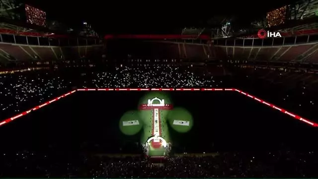Galatasaray'dan Türk Telekom Stadyumu'nda imza şov Galatasaray'dan Türk Telekom Stadyumu'nda imza şov