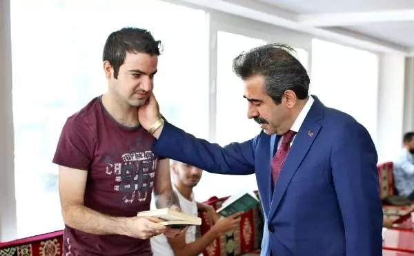 Hdp'li belediyenin işlevsiz hale getirdiği millet kıraathanesi yeniden faaliyete geçti