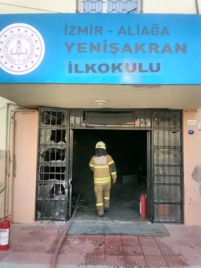 İzmir'de ilkokulda yangın
