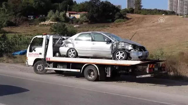 Samsun'da iki otomobil çarpıştı: 4 yaralı Samsun'da iki otomobil çarpıştı: 4 yaralı