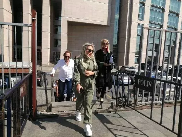 Düşük yapan Seren Serengil'den eşi Yaşar ipek'e 'Bebeğimi kaybetmeme neden oldun' şikayeti Düşük yapan Seren Serengil'den eşi Yaşar ipek'e 'Bebeğimi kaybetmeme neden oldun' şikayeti