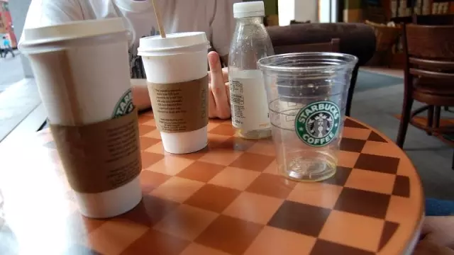 Starbucks�ta Aziz ismi kahve bardağına ISIS olarak yazıldı