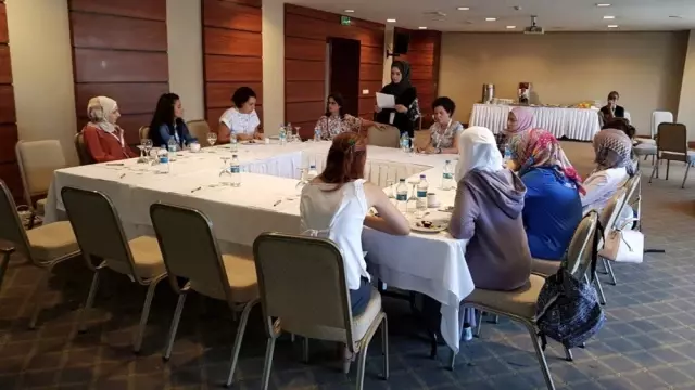 Türkiye'de Sosyal Uyum ve Toplumsal Cinsiyet: Yükseköğretimde Suriyeli Kadın Öğrenciler projesi... Türkiye'de Sosyal Uyum ve Toplumsal Cinsiyet: Yükseköğretimde Suriyeli Kadın Öğrenciler projesi...