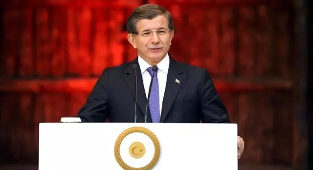 AK Parti'den ihracı istenen Ahmet Davutoğlu ekibini topladı