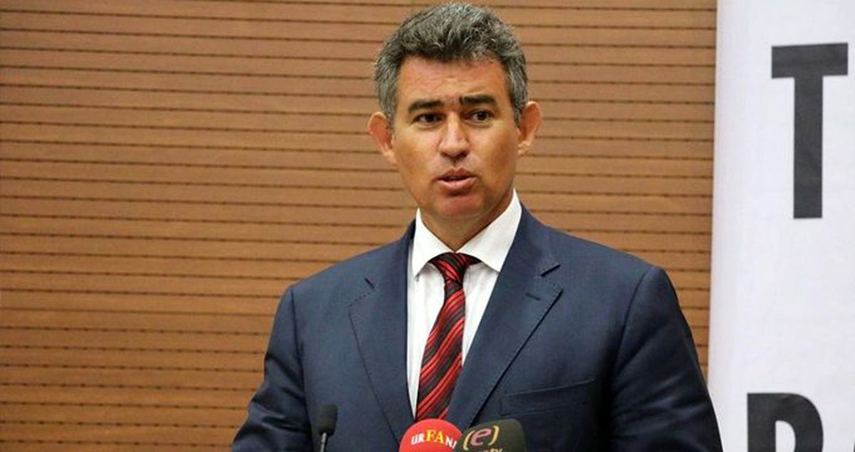 Ankara Barosu da Metin Feyzioğlu'nu protesto ederek seçim çağrısında bulundu