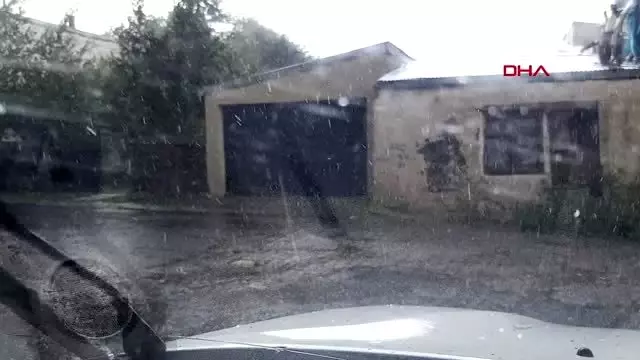 Ardahan’ı dolu beyaza bürüdü