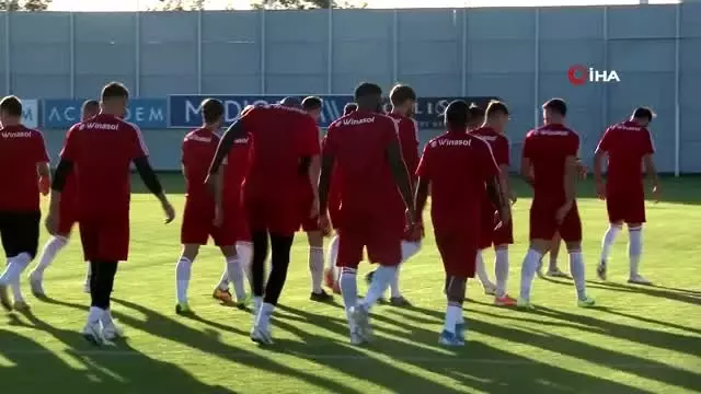 Çalımbay: 'Final niteliğinde maçlarımız var' Çalımbay: 'Final niteliğinde maçlarımız var'