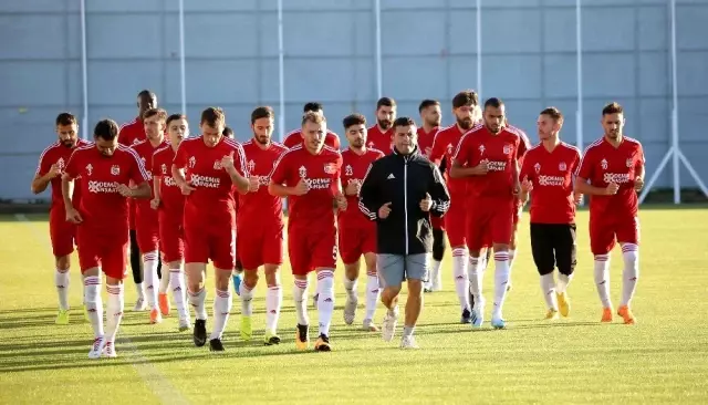 Çalımbay: 'Final niteliğinde maçlarımız var' Çalımbay: 'Final niteliğinde maçlarımız var'