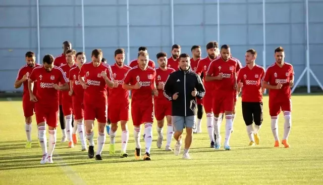 Çalımbay: 'Final niteliğinde maçlarımız var' Çalımbay: 'Final niteliğinde maçlarımız var'
